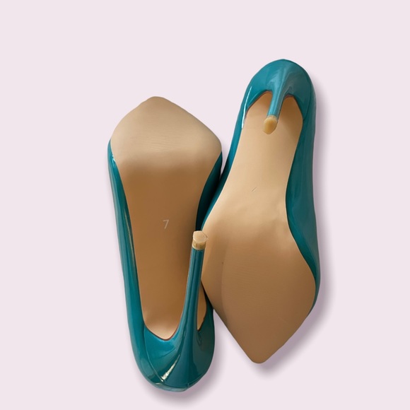 Teal Heels - Picture 2 of 4
